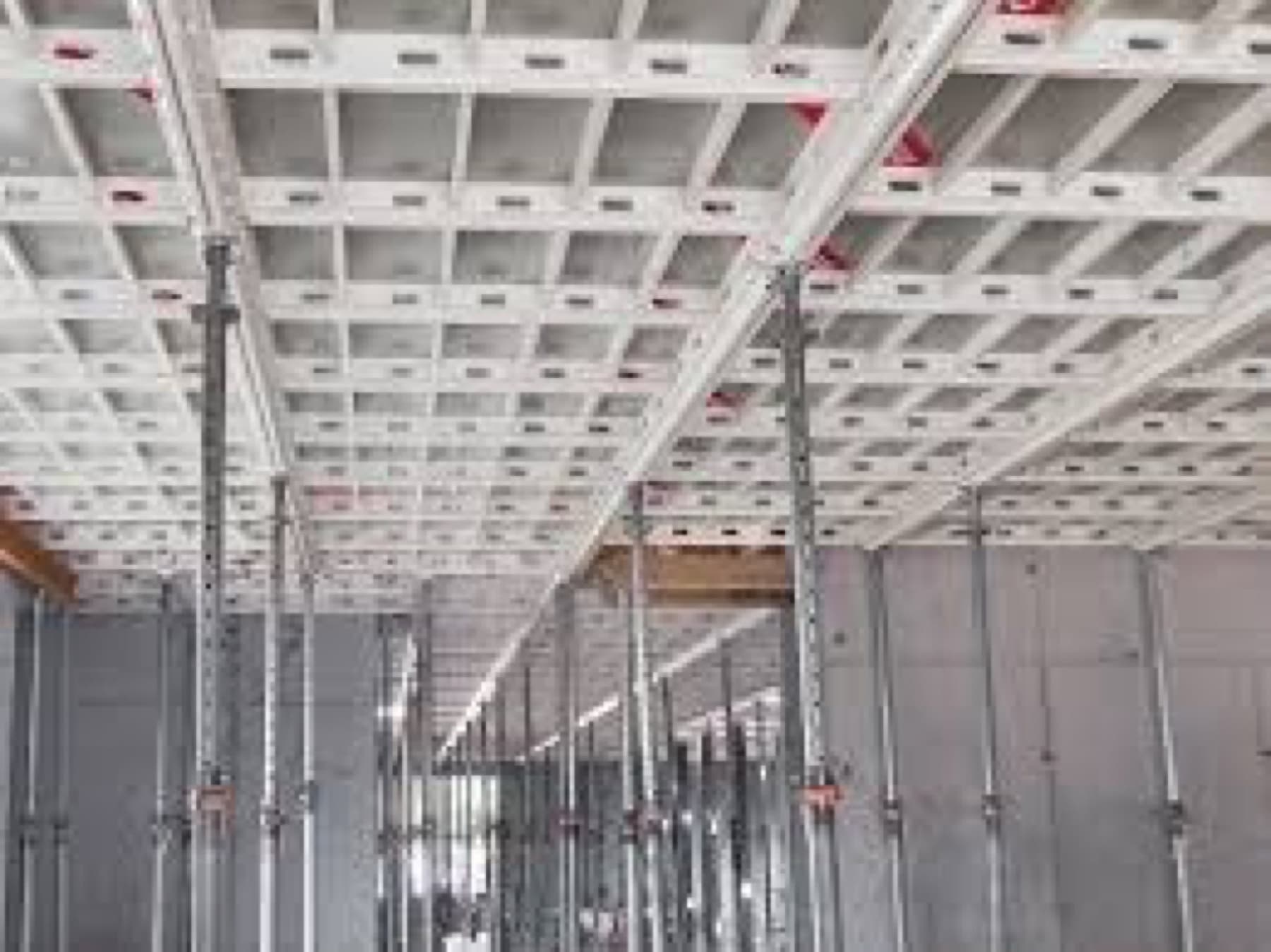 Modular aluminium slab formwork deck with drophead props